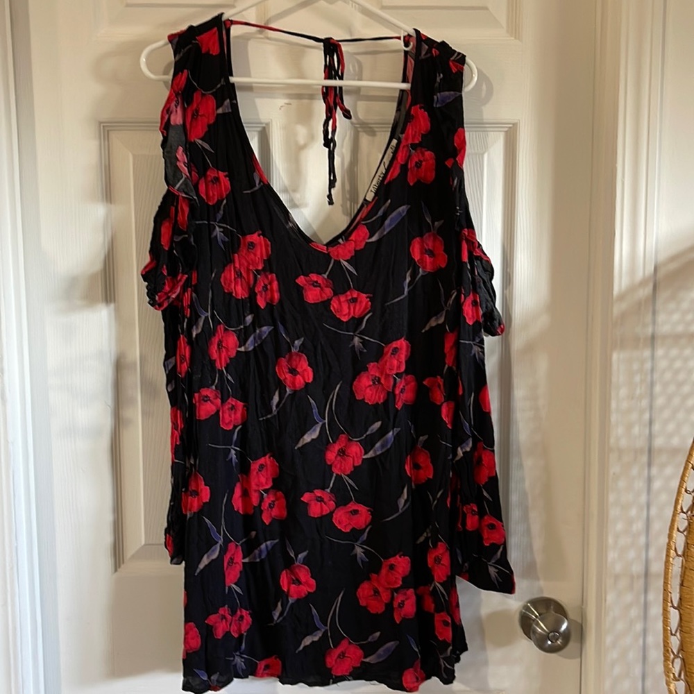 Liberty Love cold shoulder top